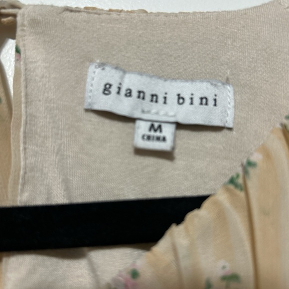 Gianni Bini Cream Floral Blouse - Picture 2 of 3